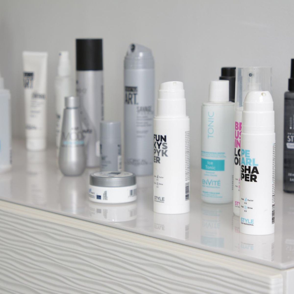 Pflegeprodukte im Hair4You Friseursalon Sondershausen Frankenhäuser Straße für Haarpflege und Styling