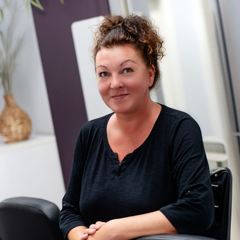 Friseurin im Hair4You Salon Sondershausen Güntherstraße für moderne Haarschnitte und Styling