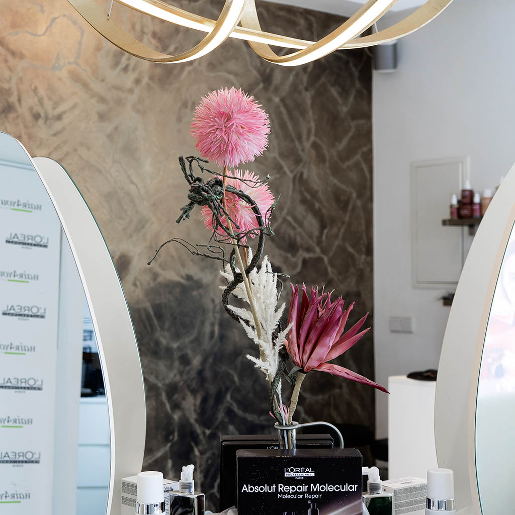 Stilvolle Einrichtung im Hair4You Friseursalon Nordhausen Bochumer Straße mit modernem Salonambiente