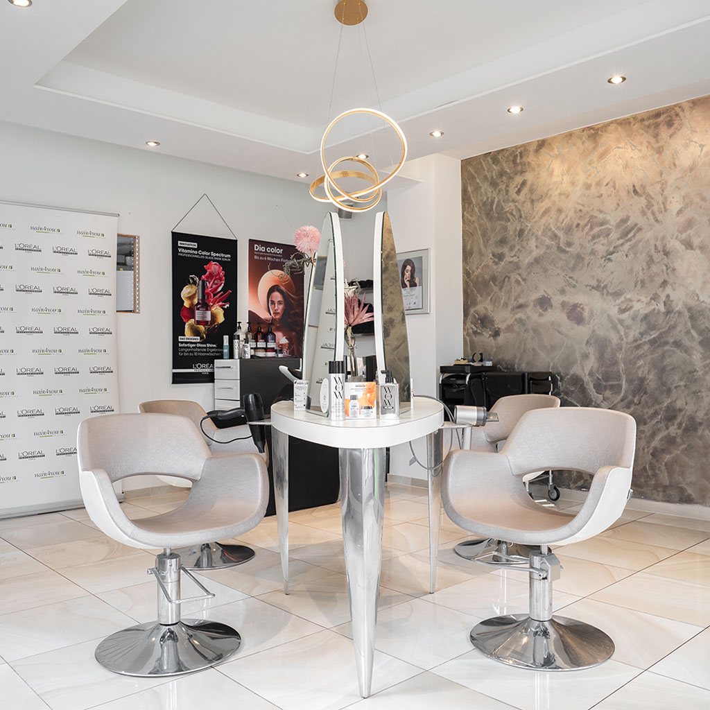 Innenansicht Hair4You Friseursalon Nordhausen Bochumer Straße mit modernem Salonbereich für Haarschnitt und Styling